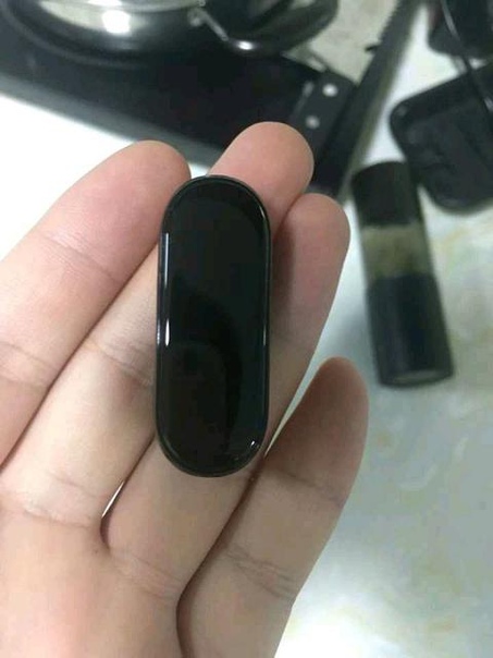 Фитнес-трекеры Xiaomi Mi Band 4 уже продают